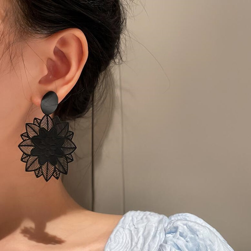 Midnight bloom earrings