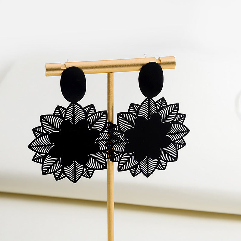 Midnight bloom earrings