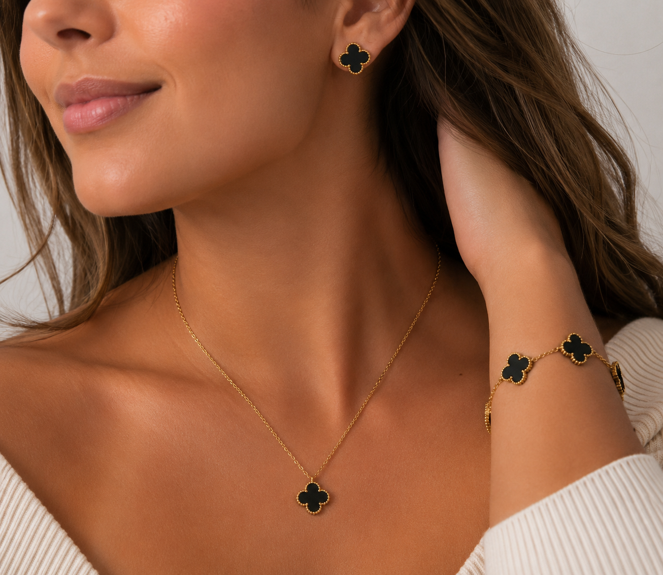 The Noir Clover set